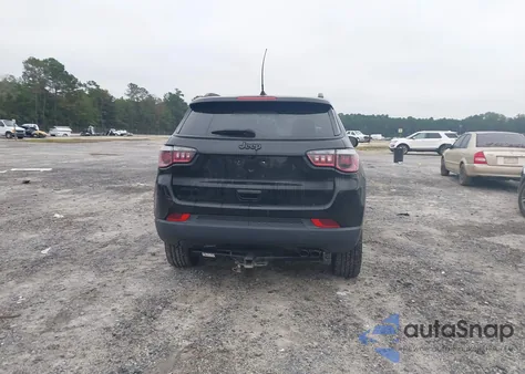 2018 Jeep Compass Altitude 4X4 z USA, uszkodzony, nr VIN 3C4NJDBB9JT456446